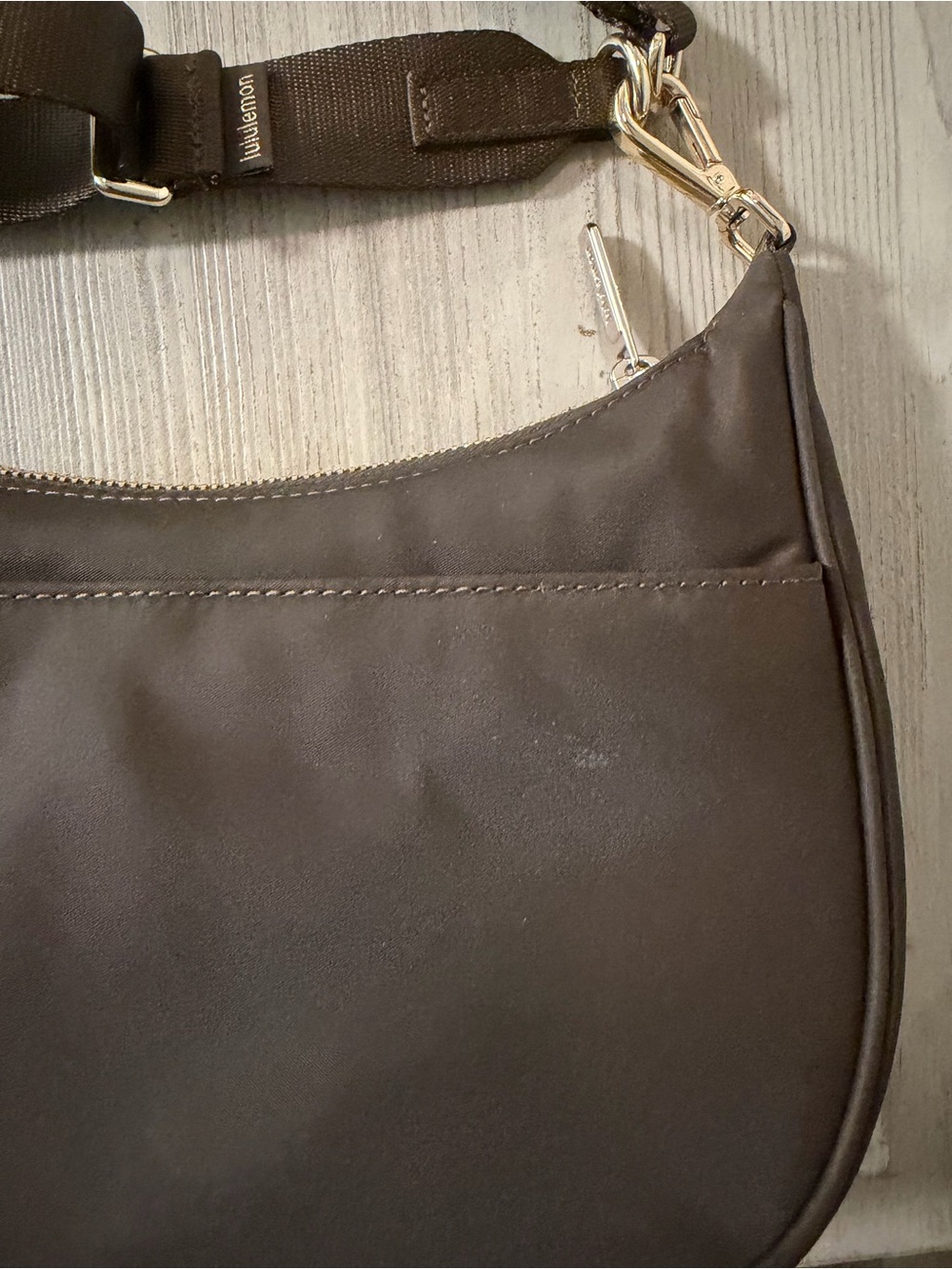Lululemon essential handbag - Picture 4 of 5